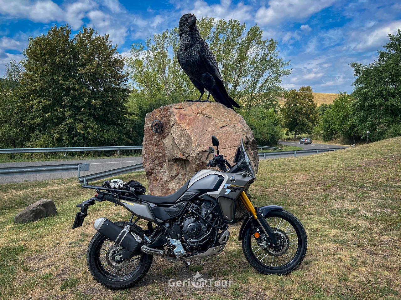 Tenere 700 hollókő
